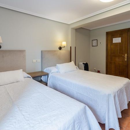 Logis Hotel Restaurante La Casa De Juansabeli Аренас-де-Кабралес Экстерьер фото
