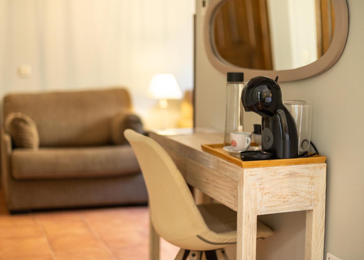 Logis Hotel Restaurante La Casa De Juansabeli Аренас-де-Кабралес Экстерьер фото