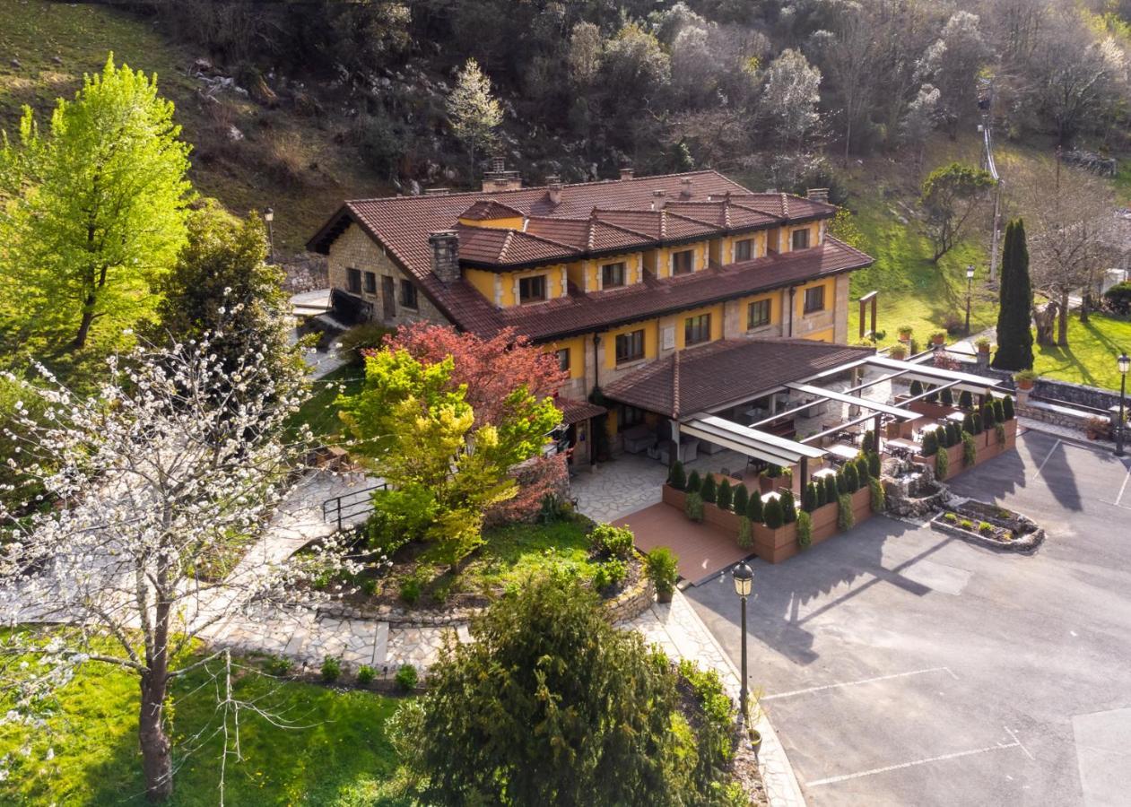 Logis Hotel Restaurante La Casa De Juansabeli Аренас-де-Кабралес Экстерьер фото