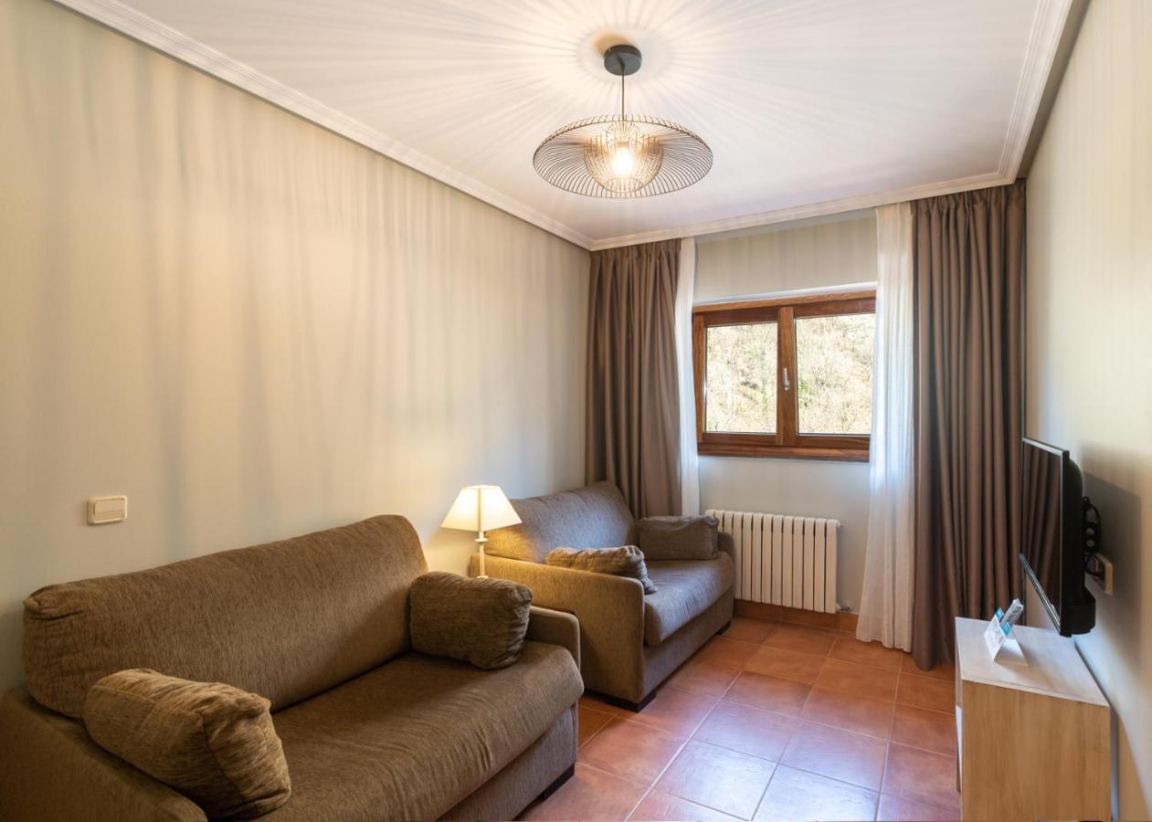 Logis Hotel Restaurante La Casa De Juansabeli Аренас-де-Кабралес Экстерьер фото