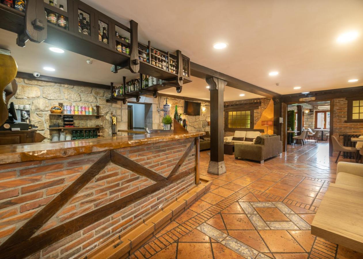 Logis Hotel Restaurante La Casa De Juansabeli Аренас-де-Кабралес Экстерьер фото