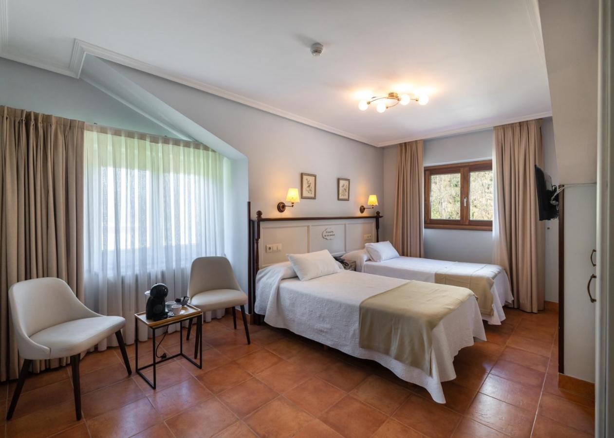Logis Hotel Restaurante La Casa De Juansabeli Аренас-де-Кабралес Экстерьер фото